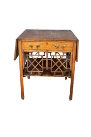 ANTIQUE GEORGIAN DROP LEAF END TABLE