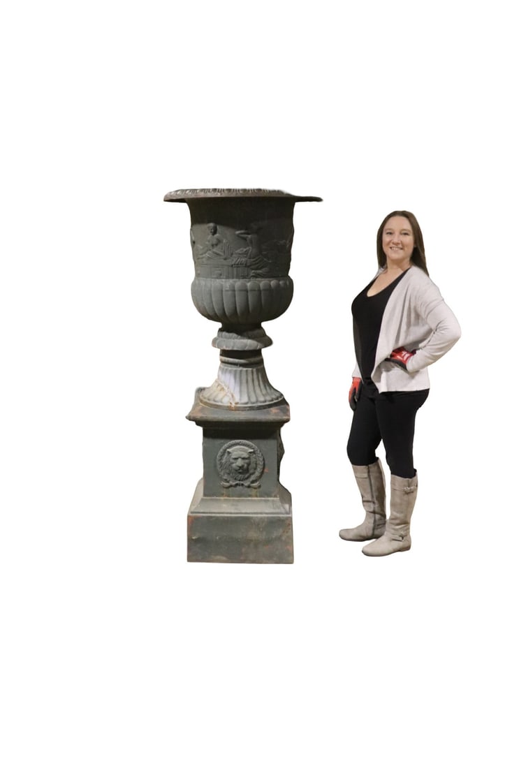 CAST IRON PLANTER ON STAND (1 of 15)