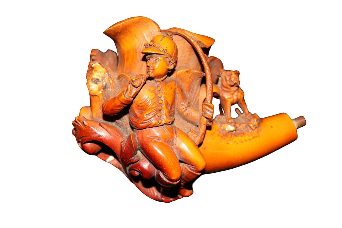 ANTIQUE MEERSCHAUM PIPE JOCKEY: Jockey. No stem. In case. Case length 10". Bowl length is 5 1/2". Measurements are shipping measurements.
