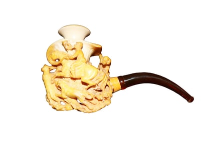 ANTIQUE MEERSCHAUM PIPE HUNTING SCENE