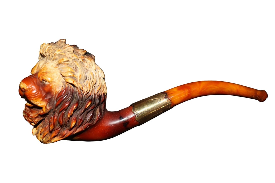 ANTIQUE MEERSCHAUM PIPE LION'S HEAD (1 of 6)