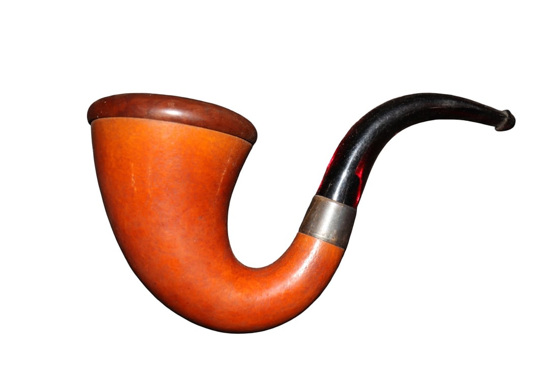 ANTIQUE MEERSCHAUM CALABASH: Calabash. Real amber stem. In case. Measurements are shipping measurements.