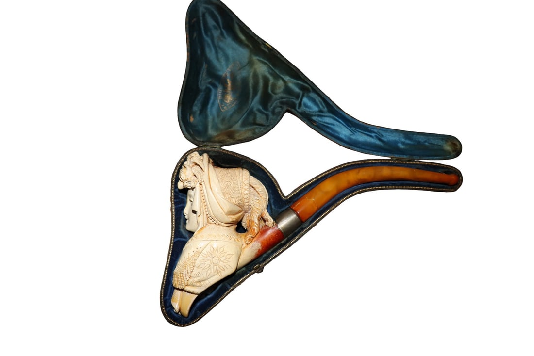 ANTIQUE MEERSCHAUM PIPE SOPHISTICATED LADY (1 of 5)