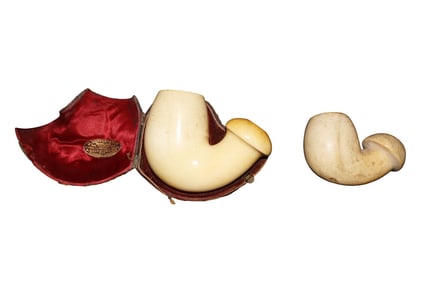 2 ANTIQUE MEERSCHAUM PIPES