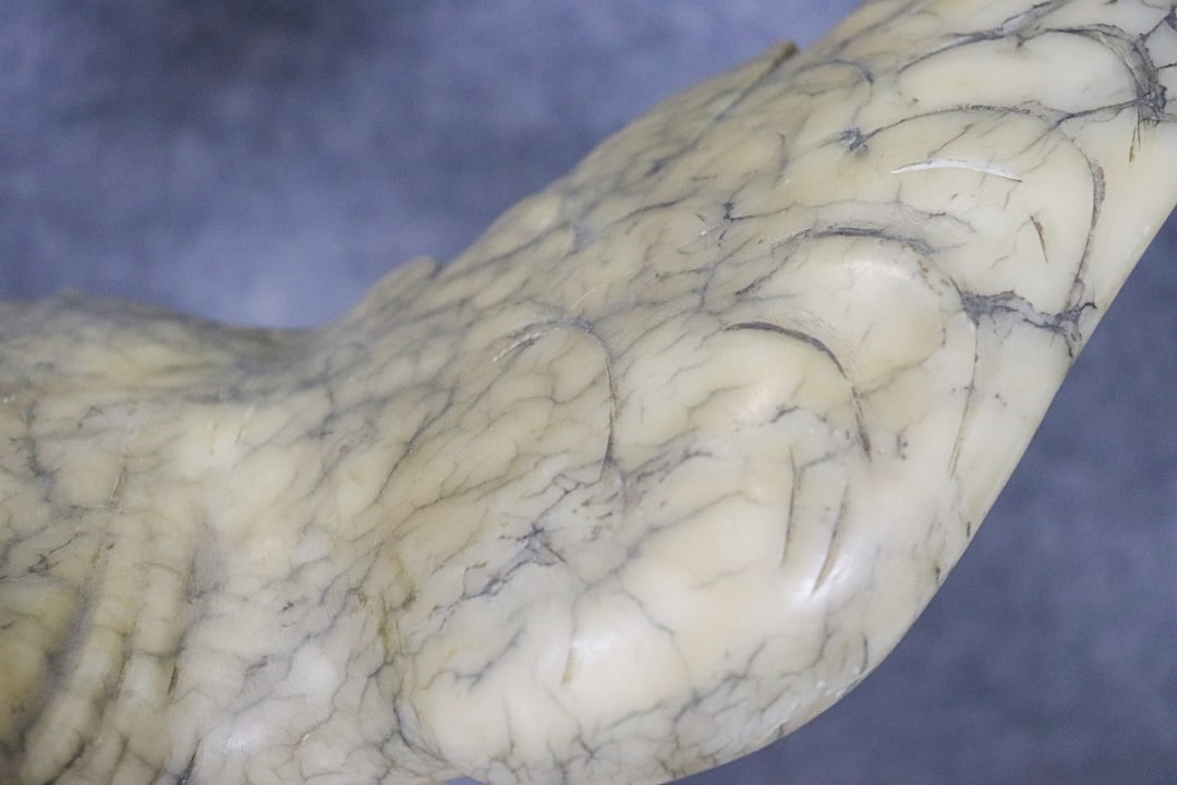 ALABASTER TABLE LAMP WITH EAGLE - 4