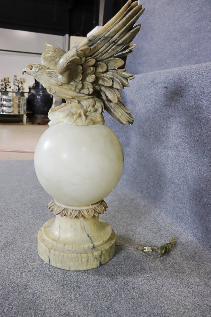ALABASTER TABLE LAMP WITH EAGLE - 8