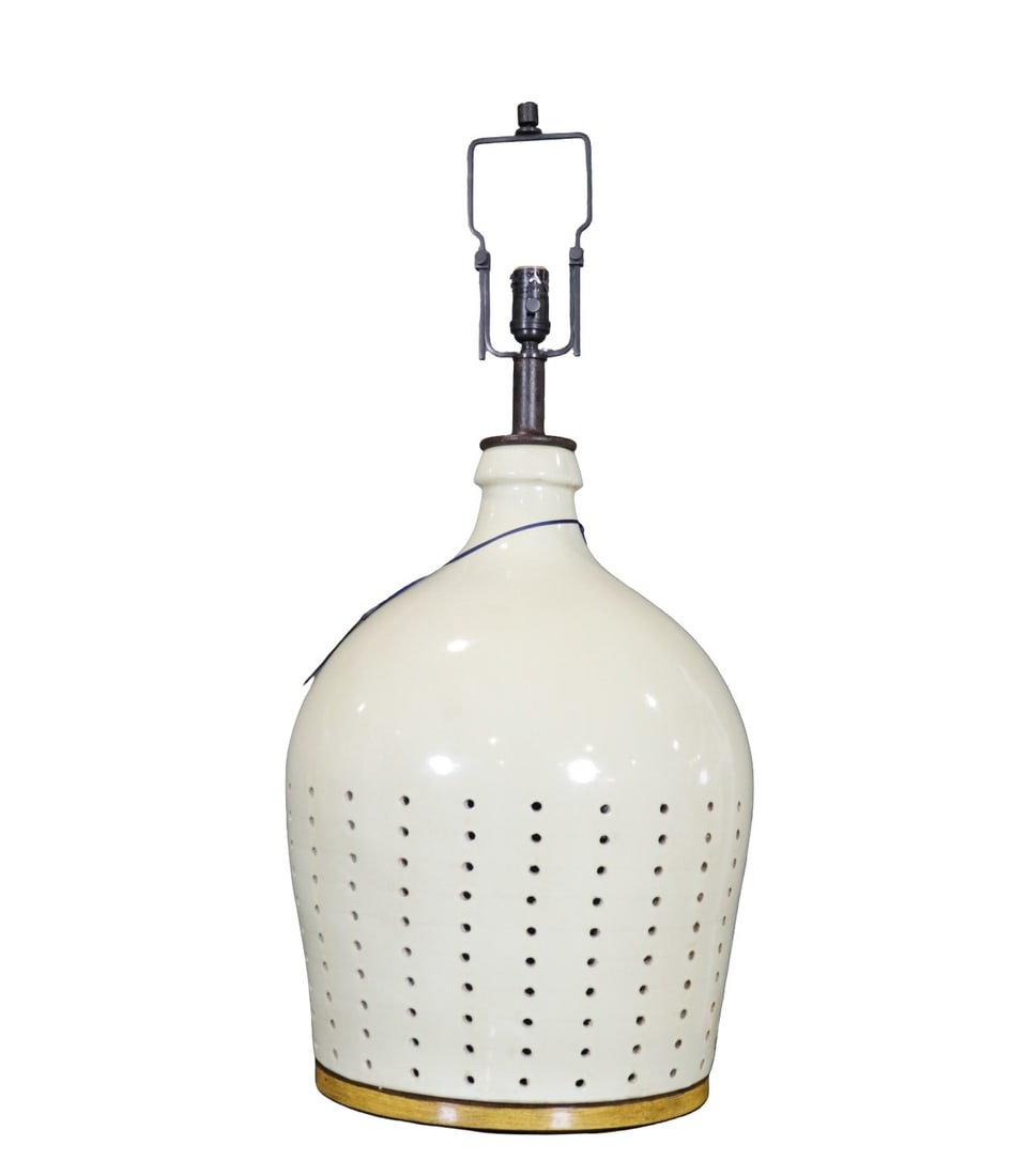 SIGEND RALPH LAUREN HALIFAX TABLE LAMP WITH COCONUT PORCELAIN FINISH (1 of 7)