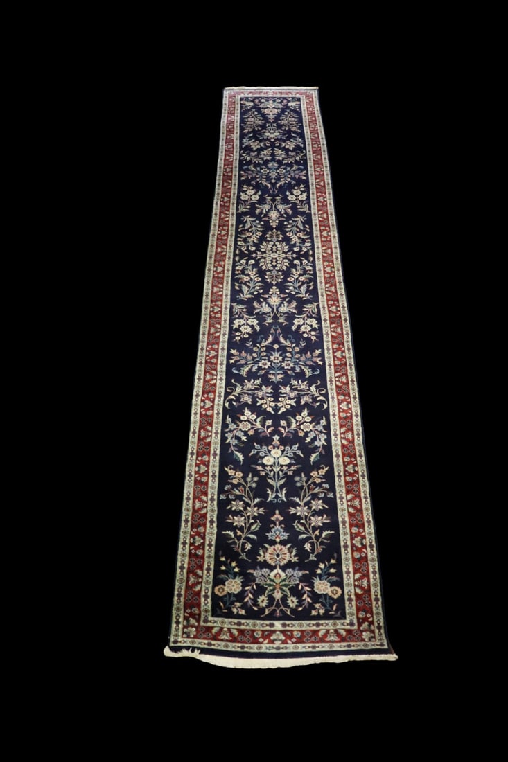 PERSIAN STYLE FLORAL RUNNER (1 of 8)