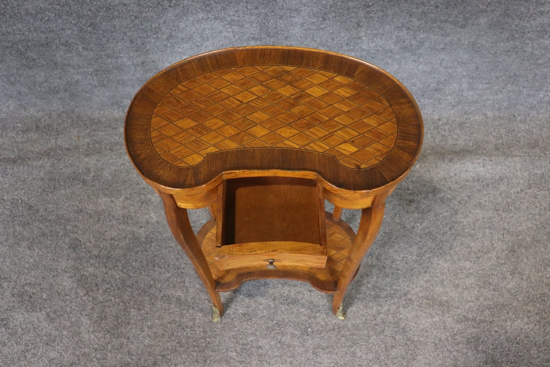 KIDNEY SHAPED TABLE - 3