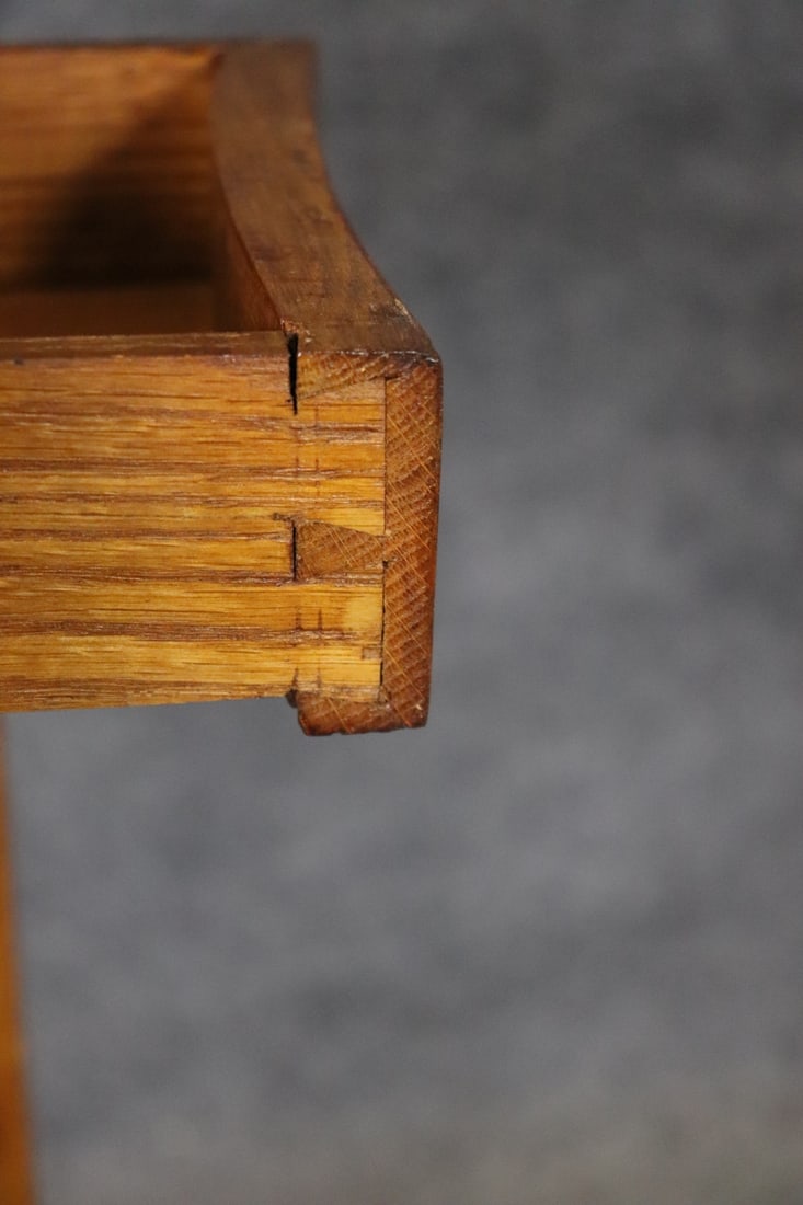 KIDNEY SHAPED TABLE - 5