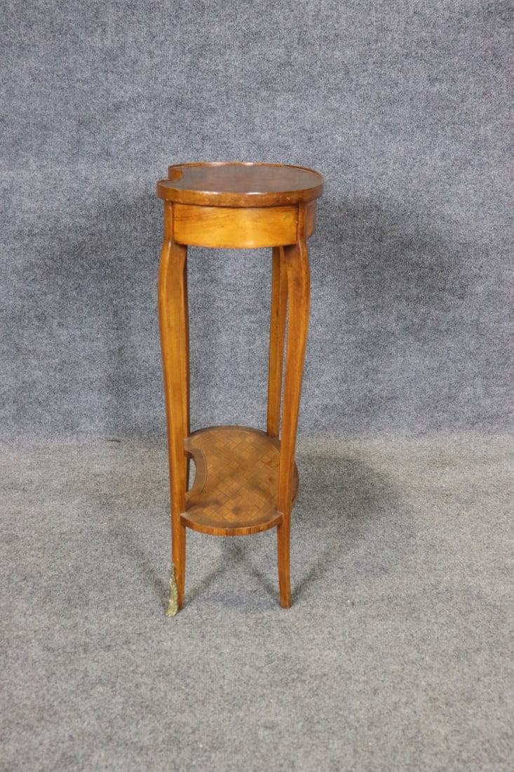 KIDNEY SHAPED TABLE - 9