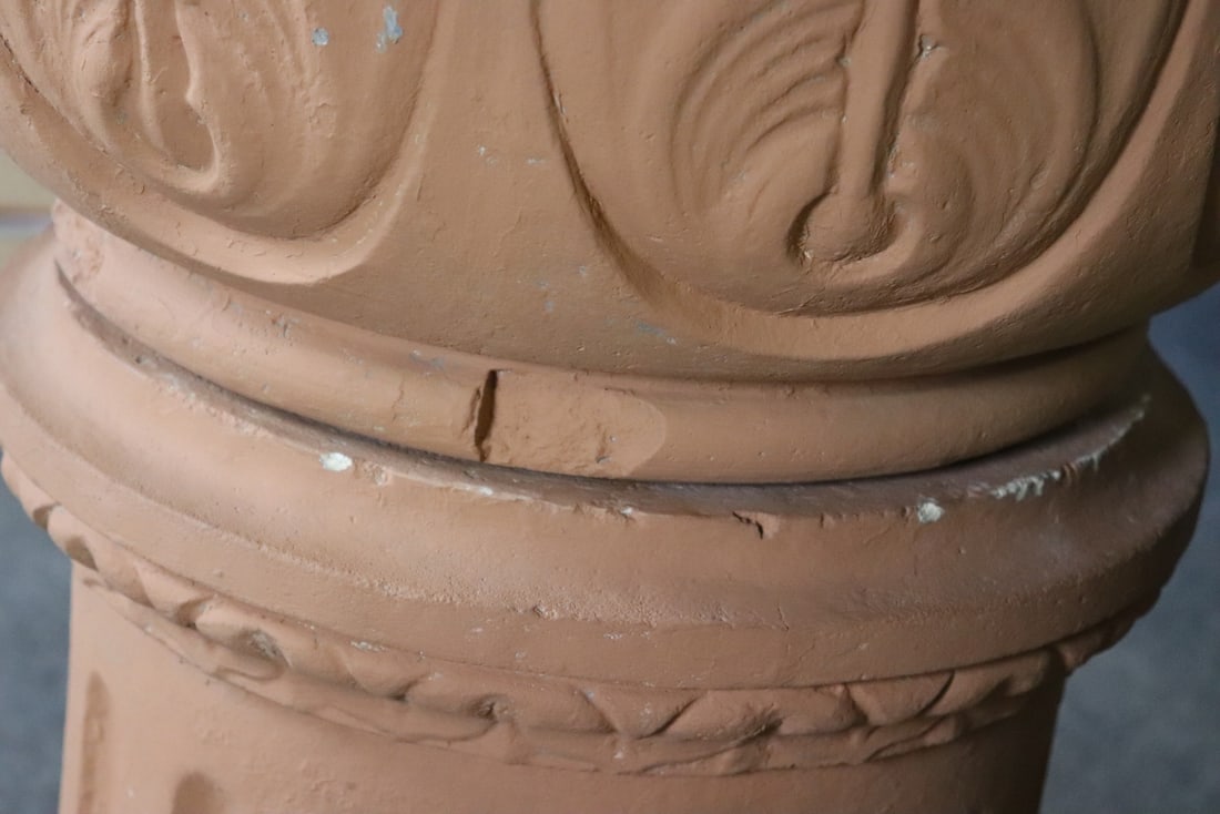 PAIR PLANTERS WITH BASE - 13