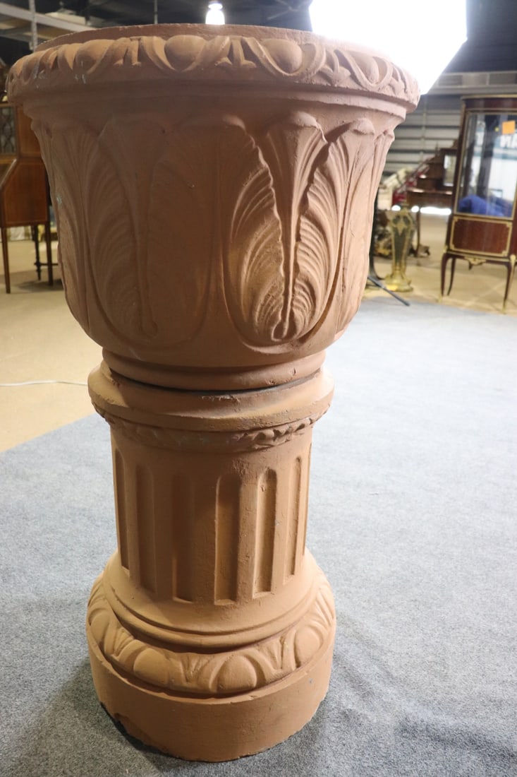 PAIR PLANTERS WITH BASE - 17