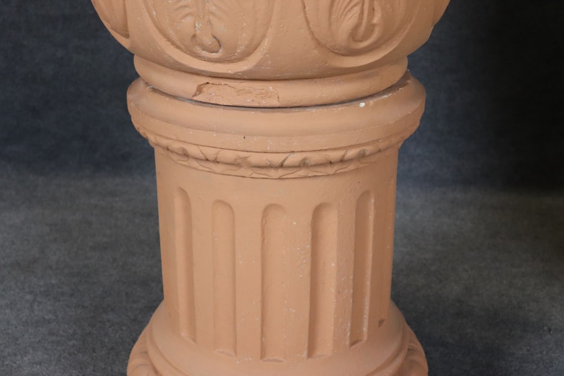 PAIR PLANTERS WITH BASE - 4