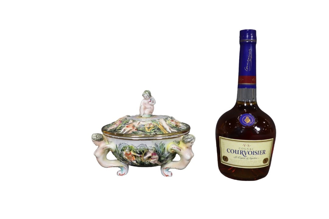 CAPODIMONTE PORCELAIN COVERED JAR (1 of 8)