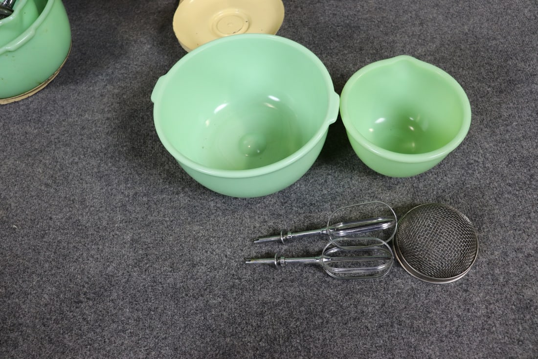 2 SUNBEAM MIXMASTERS - 3