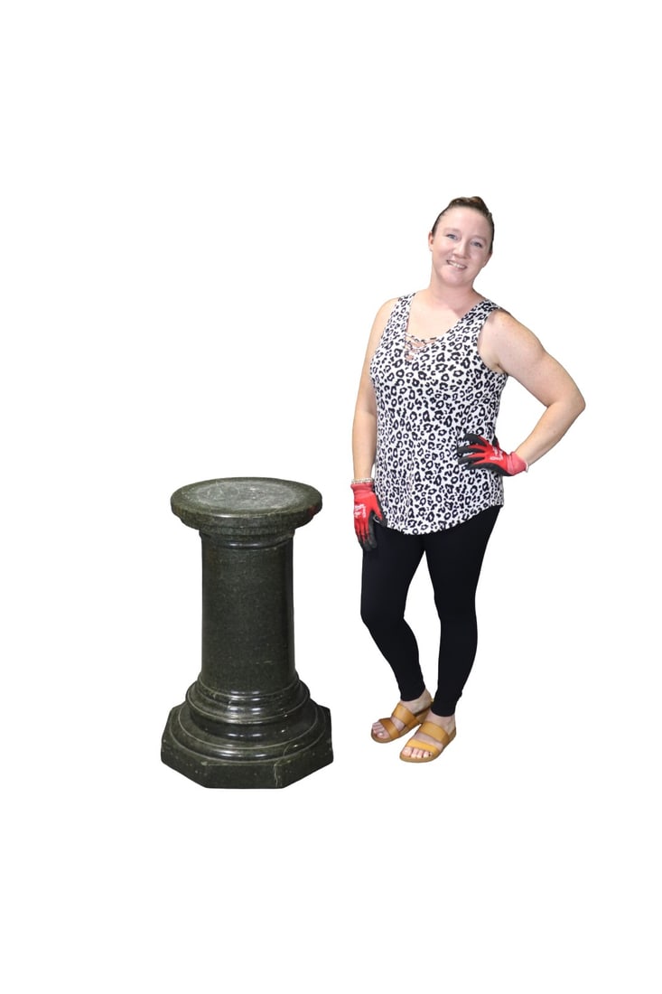 LARGE MARBLE ROUND PEDESTAL (1 of 13)