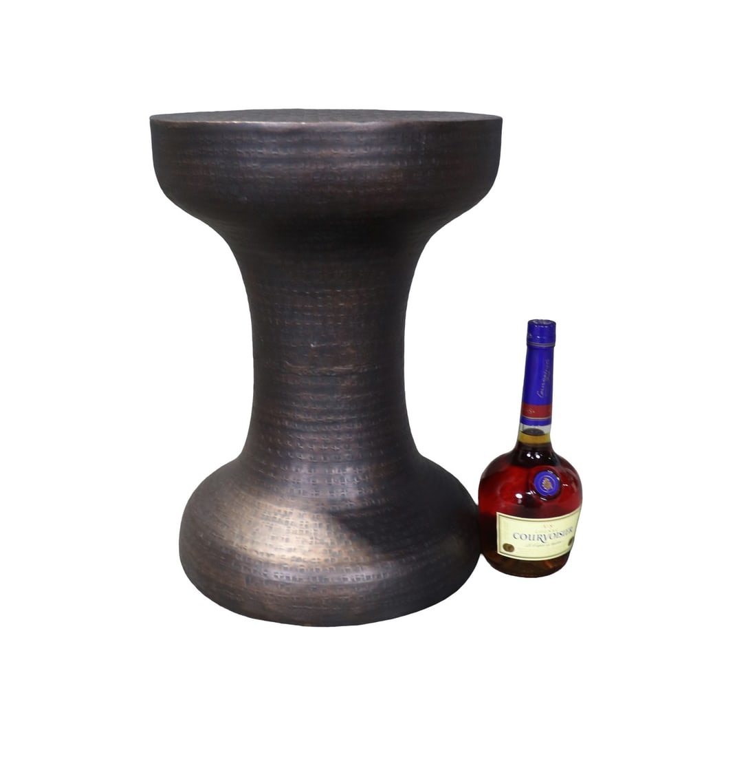 METAL ROUND END TABLE: Metal. 18 1/8" h x 13 1/4" diameter.