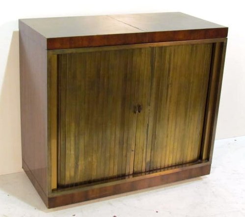 JOHN WIDDICOMB TAMBOUR DOOR MAHOGANY SERVER: Bronze finish doors. Good condition with various scratches. 34 1/2"h. x 38"w. x 18"d.