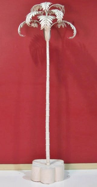 81" ITALIAN WHITE TOLE PAINTED METAL PALM TREE: Good condition. 81"h.