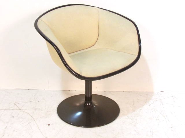 ARTIFORT PEDESTAL LOUNGE CHAIR: Good condition. 29"h. x 27"w. x 22 1/4"d.