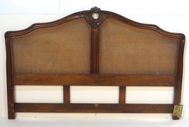 HENREDON VILLANDRY FRENCH PROVENCIAL STYLE KINGSIZE: Excellent condition. 52 1/2"h. x 80 1/4"w.