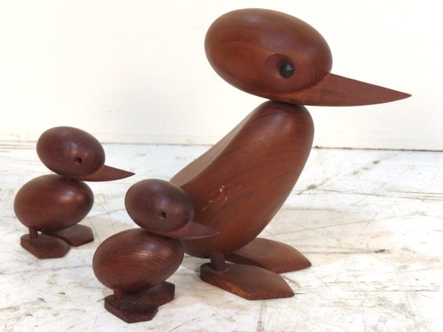 HANS BOLLING SET of 3 TEAK DUCKS: Hans Bolling Orskov, Denmark. Teak. Largest 7 1/4"h.