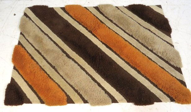 EDWARD FIELDS MULTICOLOR THROW RUG: Needs cleaning. Good condition. 53 1/2"h. x 35"w.