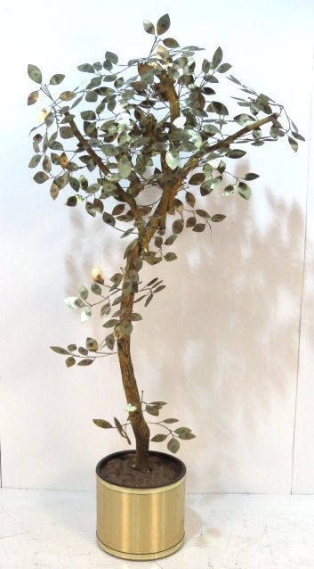 75" CURTIS JERE METAL TREE SCULPTURE: Light surface rust on some leaves. Good condition.