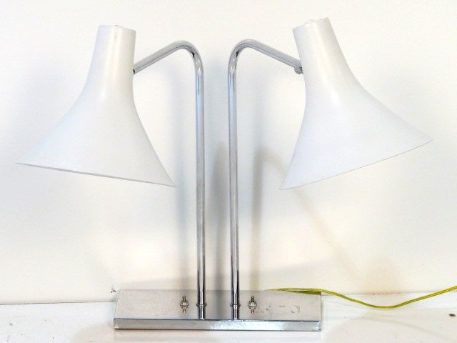 GRETA VON NESSEN CHROME TABLE LAMP: White painted metal shades. 21"high.