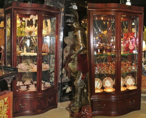 Pair Thomasville Serpentine Glass Curio Cabinets Nov 17 2014
