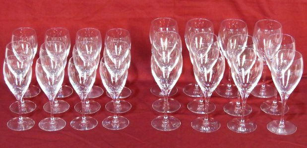 24 CHRISTOFLE CRYSTAL WINE GLASSES: Twelve each white and red wine. 7 3/4"h. red wine. 6 7/8"h. white wine.