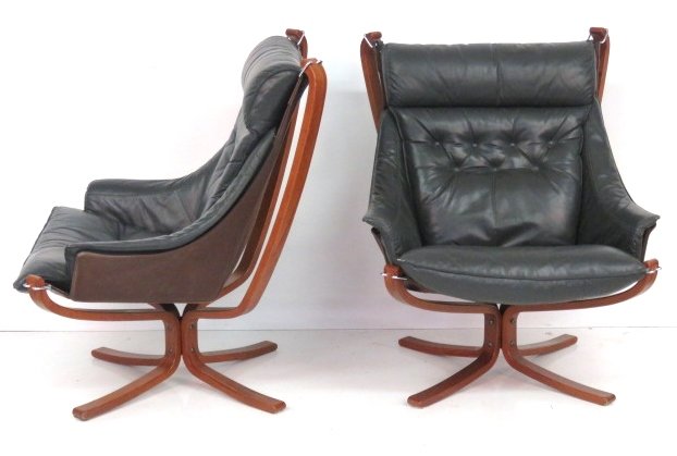 Pair SCANDINAVIAN MODERN LEATHER SLING CHAIRS (1 of 5)