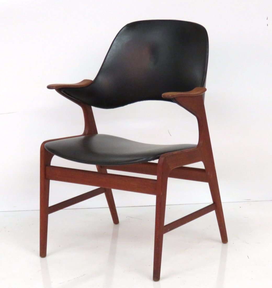 SCANDINAVIAN MODERN TEAK ARMCHAIR (1 of 3)