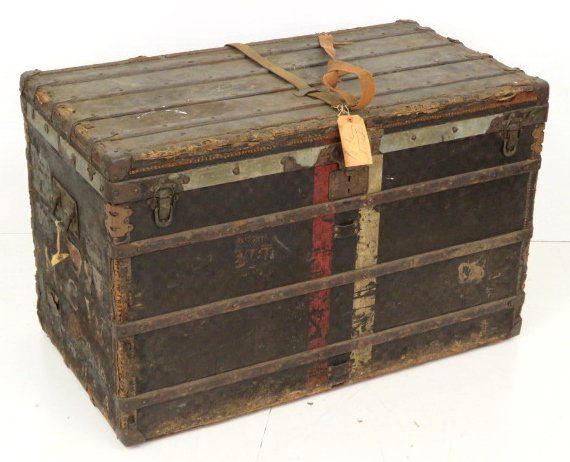 ANTIQUE LOUIS VUITTON TRUNK (1 of 10)