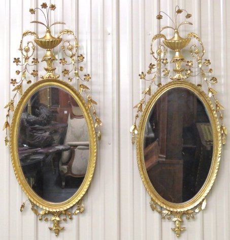 Pair FRIEDMAN BROTHERS WILLIAMSBURG GILT MIRRORS (1 of 4)
