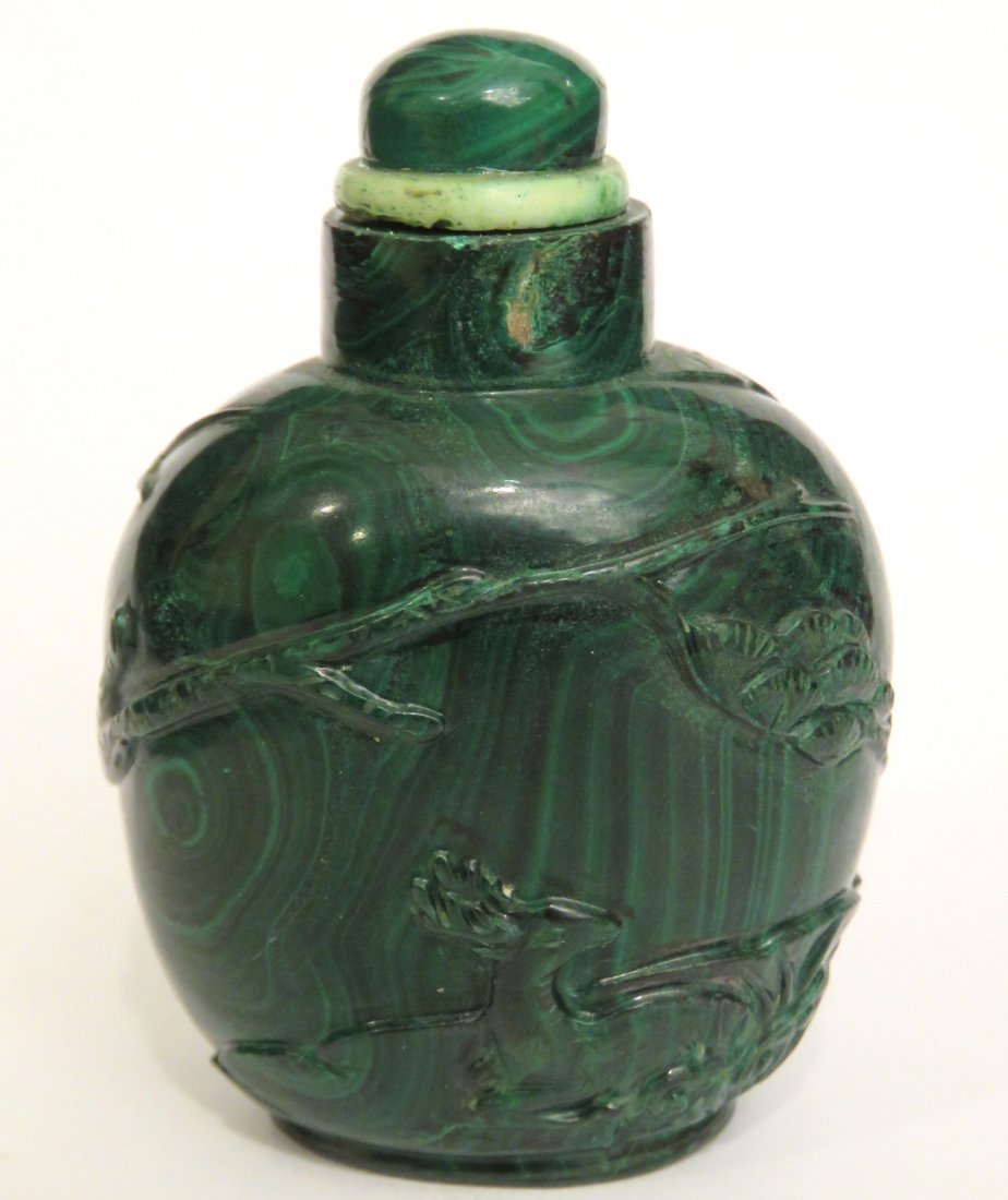 CHINESE CARVED MALACHITE SNUFF BOTTLE (1 of 5)