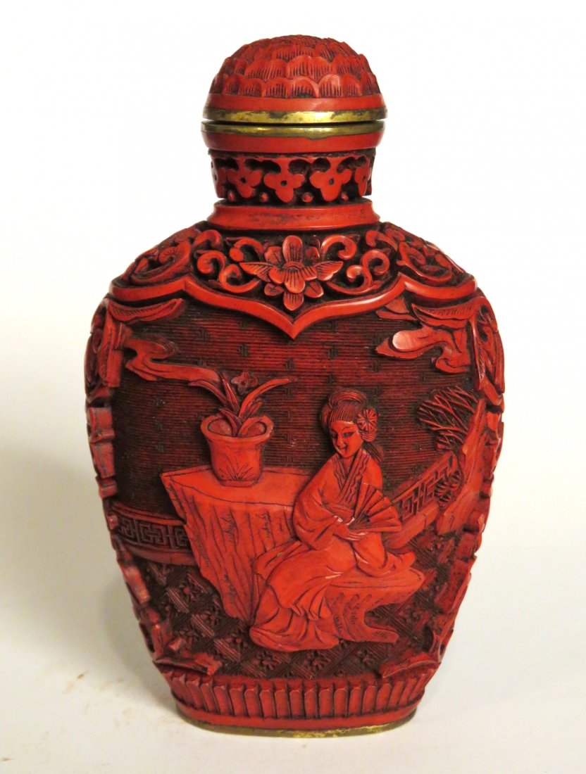 CHINESE RED CINNEBAR SNUFF BOTTLE (1 of 6)