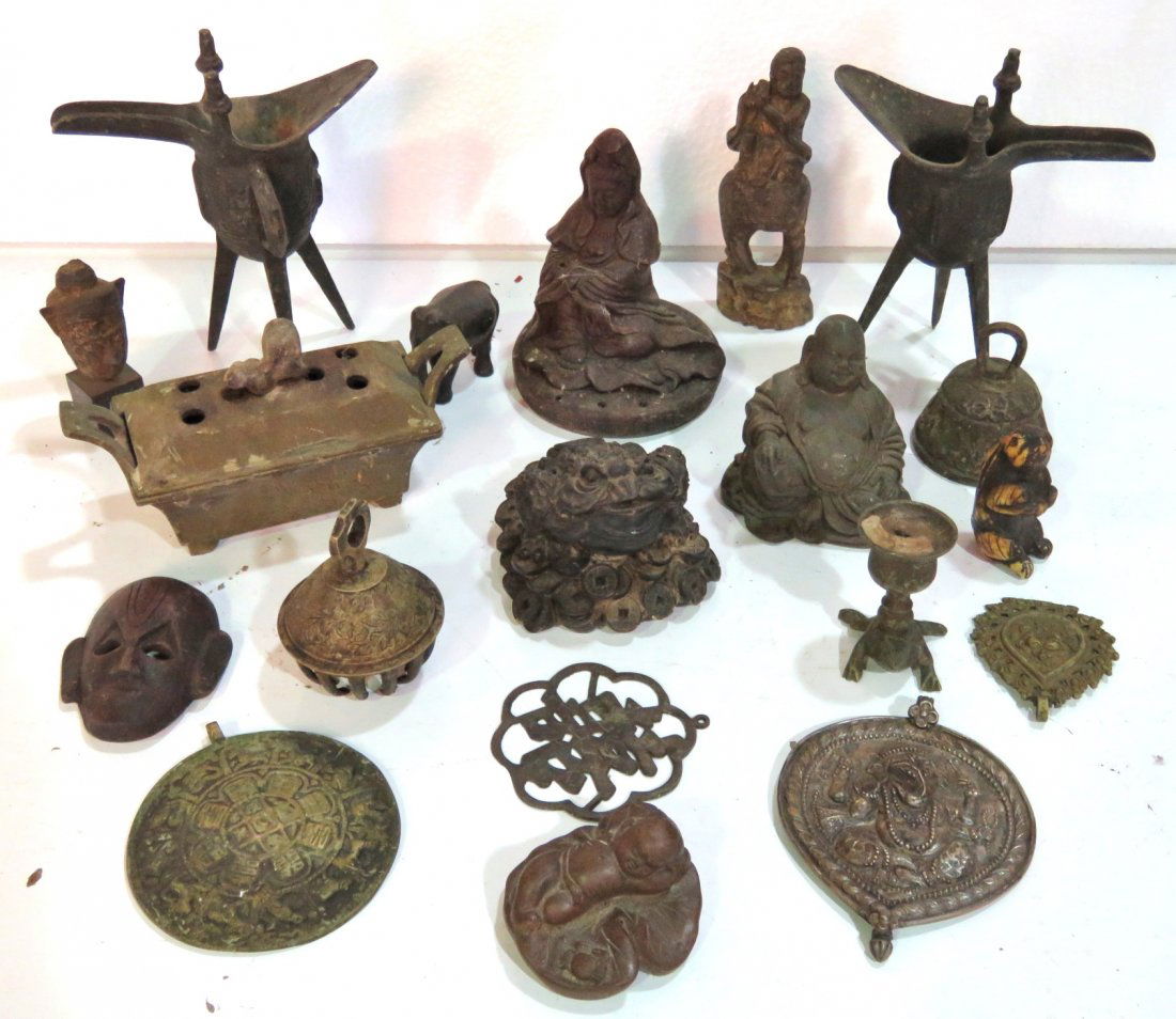 LOT OF ASIAN OBJECTS (1 of 5)