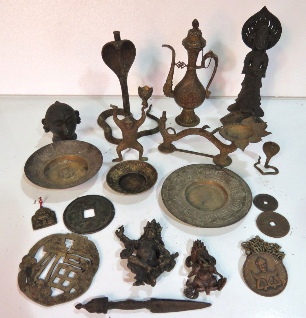 LOT OF ASIAN BRONZE & METAL OBJECTS (1 of 5)