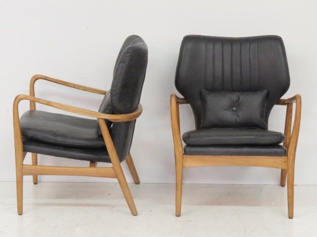 Pair MODERN DESIGN LEATHER ARMCHAIRS (1 of 6)