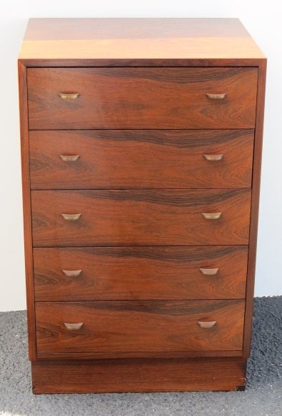DANISH ROSEWOOD 5 DRAWER LOW CHEST (1 of 4)