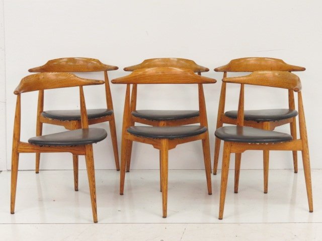 6 HANS WEGNER STYLE TRI LEG BULL HORN CHAIRS (1 of 4)