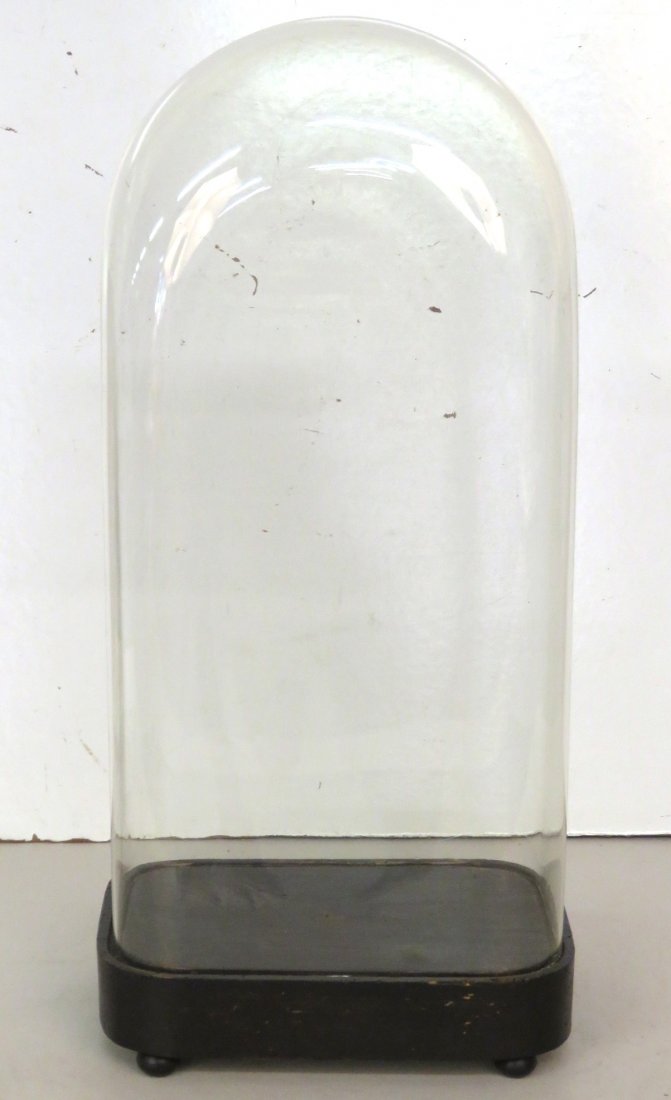 23'' ANTIQUE GLASS DISPLAY DOMES. (1 of 3)