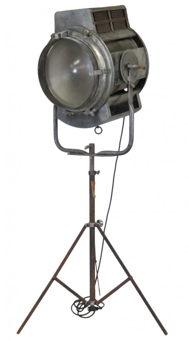 VINTAGE INDUSTRIAL SPOTLIGHT on TRIPOD (1 of 6)