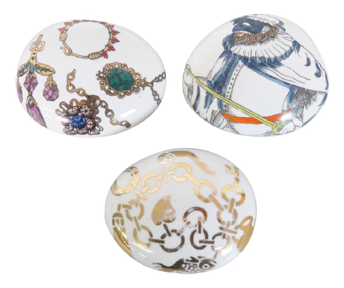 3 FORNASETTI DECORATIVE CERAMIC PAPERWEIGHTS (1 of 5)