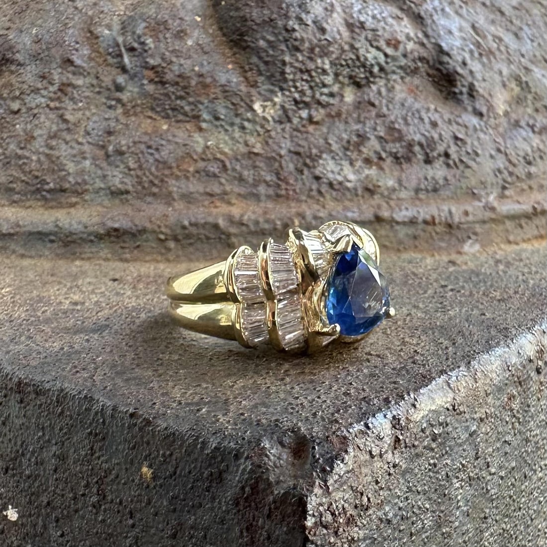 18k Gold GIA Pear Sapphire w/ Diamond Statement Ring - 5