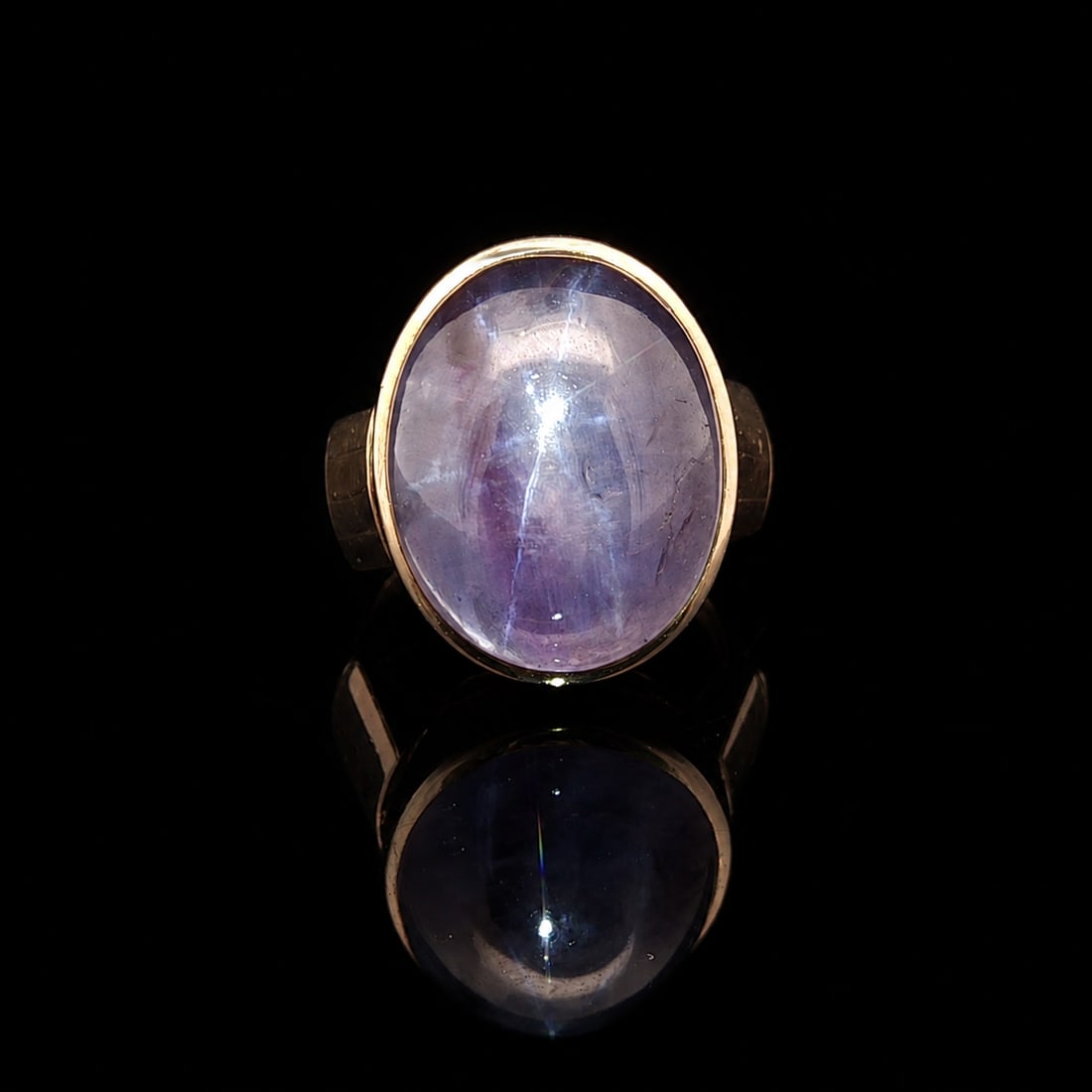 14k Yellow Gold Purple Star Sapphire Solitaire Ring - 7