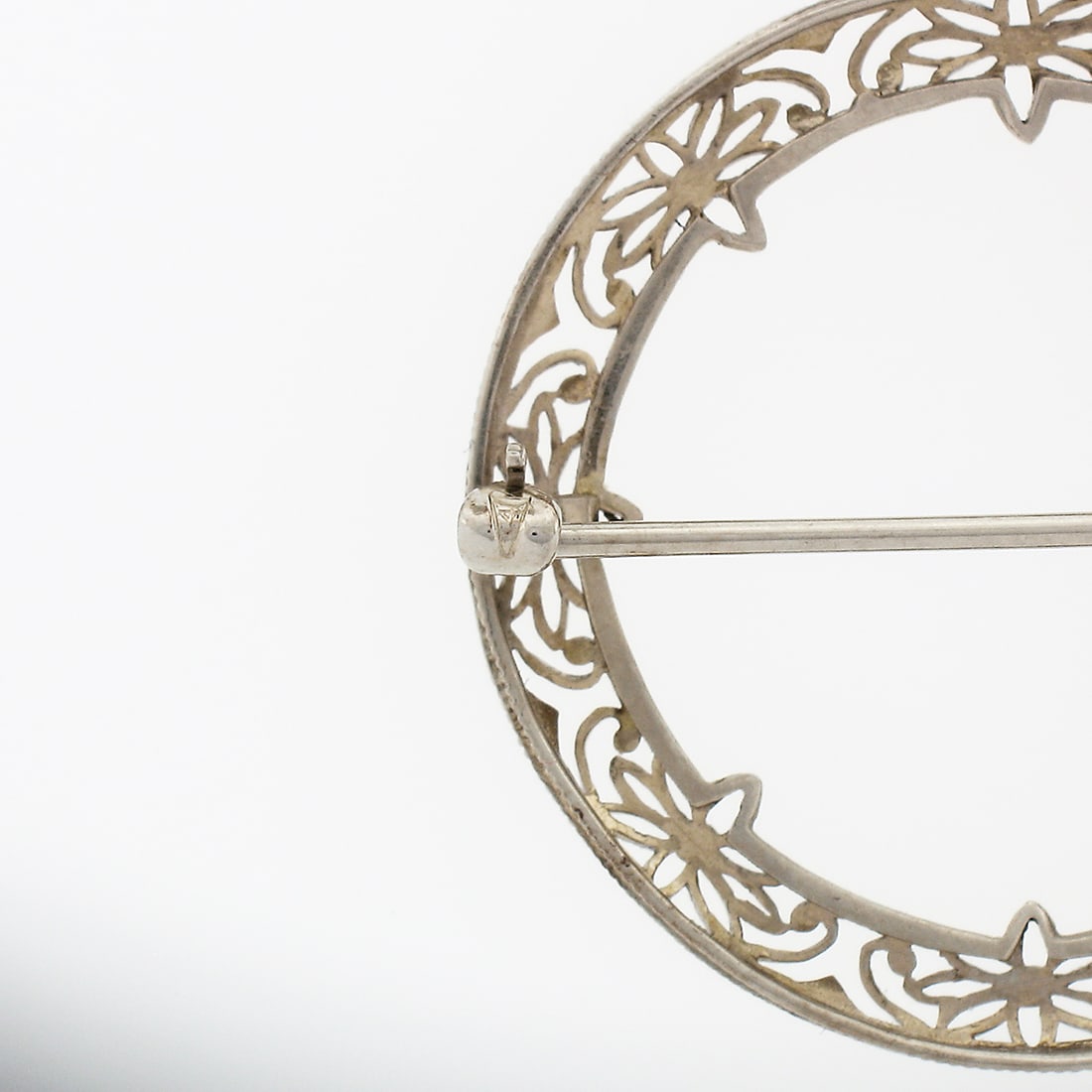 Art Deco 14k Gold Filigree Wreath Floral Ribbon Brooch - 5