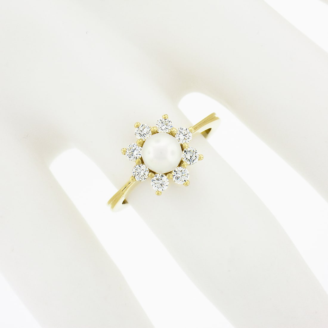 NEW 18k Gold Pearl Diamond Flower Cluster Ring - 7